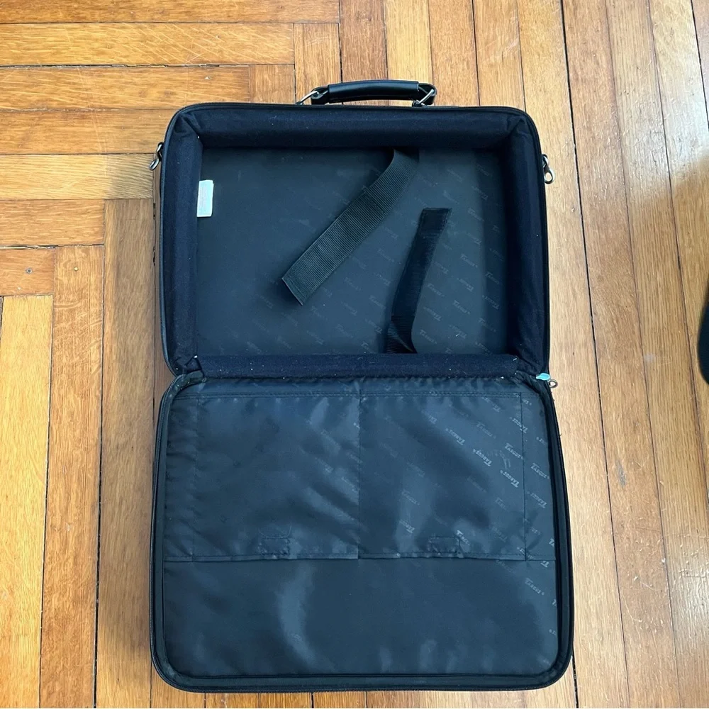 Vintage Targus Air Laptop Briefcase 15